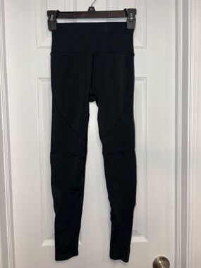 Alphalete revival moto seamless black leggings compression size small
